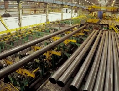 Νέο «χτύπημα» Τράμπ: Επιβάλλει δασμούς στην εισαγωγή σωλήνων και από την Ελλάδα